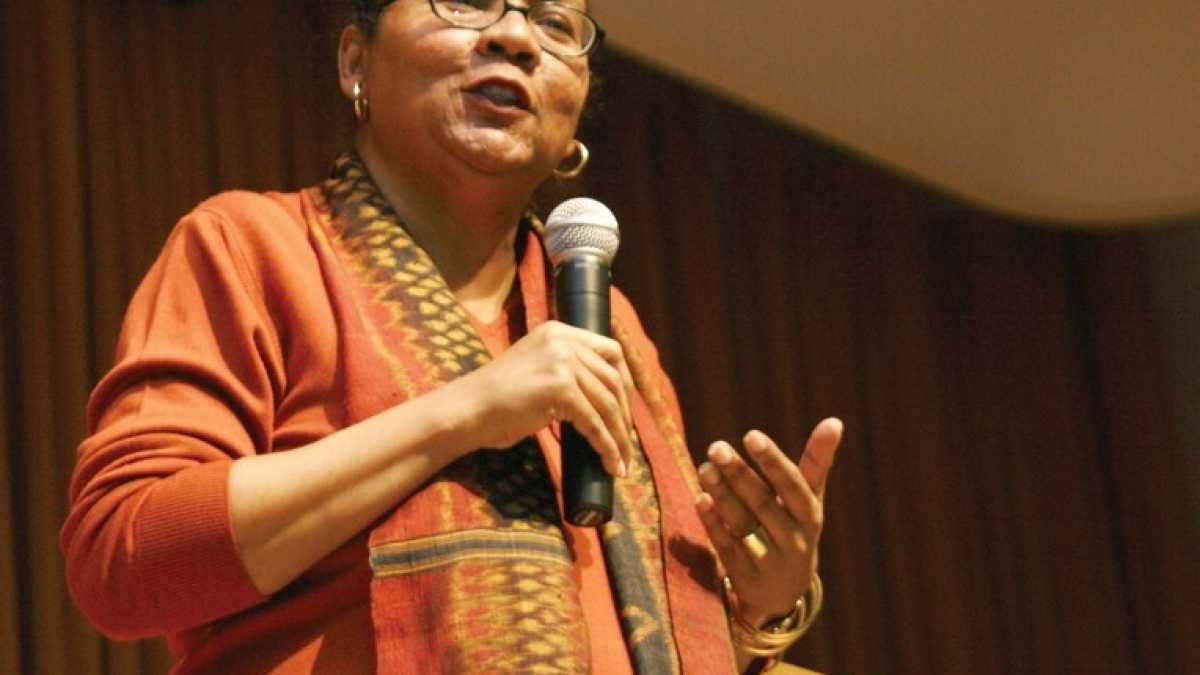 Immagine di Nei luoghi di Bell Hooks c’è quel senso di appartenenza che spinge a un ritorno