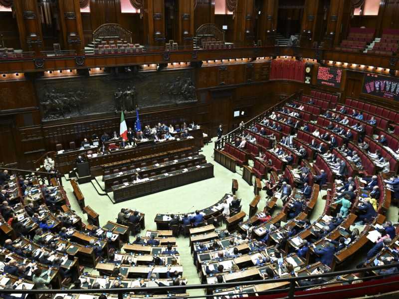 “Scandaloso”, “abnorme”: le reazioni della politica al caso Muttoni