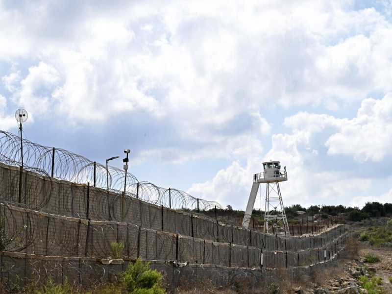 Liti e sicurezza bloccano gli oltre cento camion sul valico di Rafah
