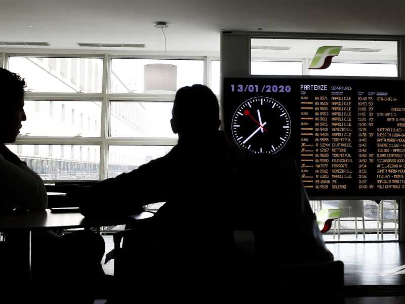 Treni in ritardo, taxi fantasma: spostarsi è diventata un'avventura