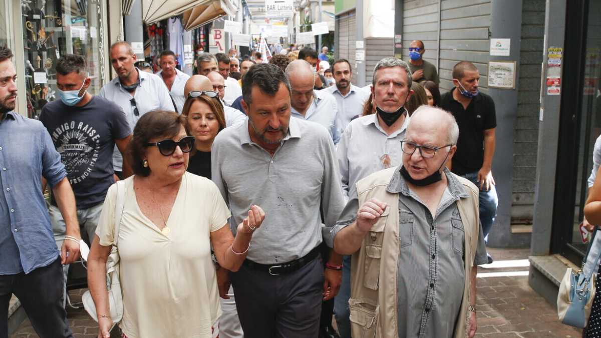 Immagine di Matone, Furgiuele e gli altri leghisti in rivolta: "Non abbiamo 30 mila euro da dare a Salvini per le Europee"
