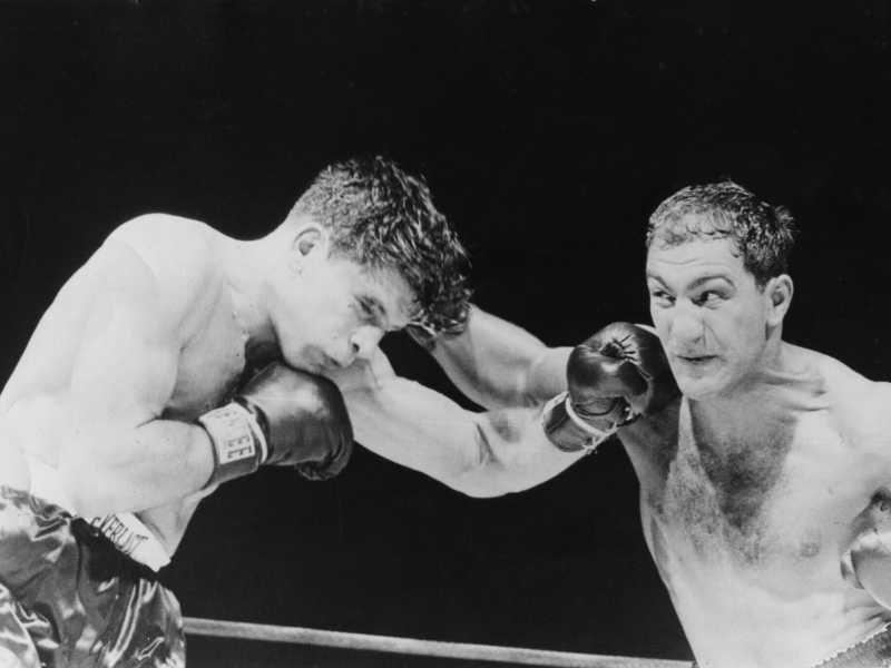 Rocky Marciano (sulla destra) contro Roland Roland La Starza (foto Olycom)