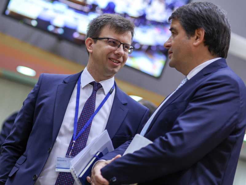 Da Bari Fitto difende la revisione del Pnrr: “Nessun dissapore con le Regioni”