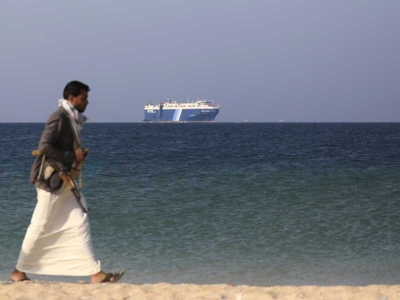 La nave israeliana Galaxy Leader sequestrata dagli houthi il mese scorso al largo di al Salif, nel Mar Rosso (foto Ansa)<br />