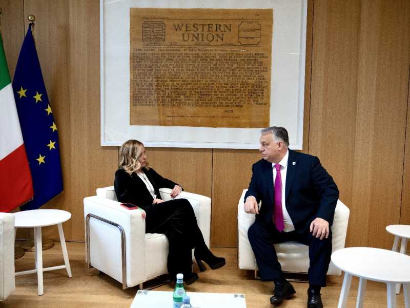 Meloni è l'unica leader a intestarsi la mediazione per Kyiv. Per l'amico Viktor ora c'è l'Ecr