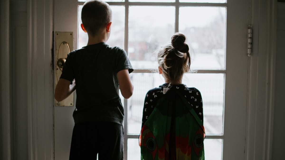 Immagine di L’adolescente  e il bambino che in bagno chiedeva “mamma, lo vuoi un cappuccino?”