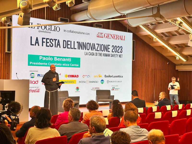 Tra etica e intelligenza artificiale: Paolo Benanti alla Festa dell'Innovazione