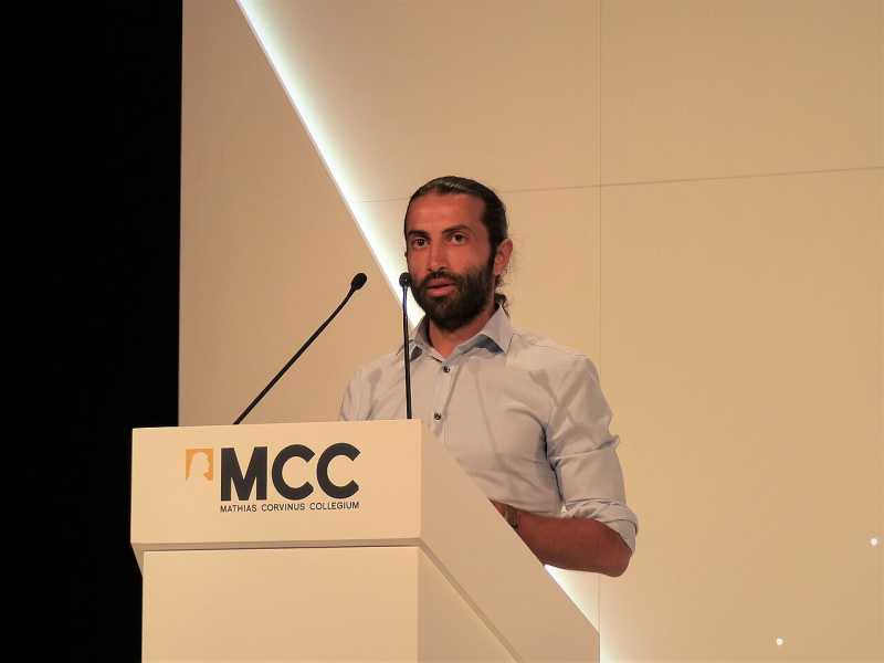  Mus'ab Hasan Yusuf, figlio di uno dei leader di Hamas