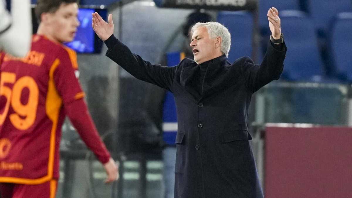 Immagine di Da due stagioni la Roma di Mourinho sembra giocare sempre la stessa identica partita