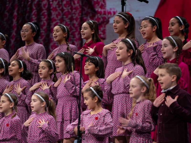 Senza volerlo, il Piccolo coro dell’Antoniano è diventato un pezzo di propaganda cinese