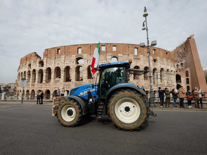 &nbsp;Trattori al Colosseo - foto Ansa