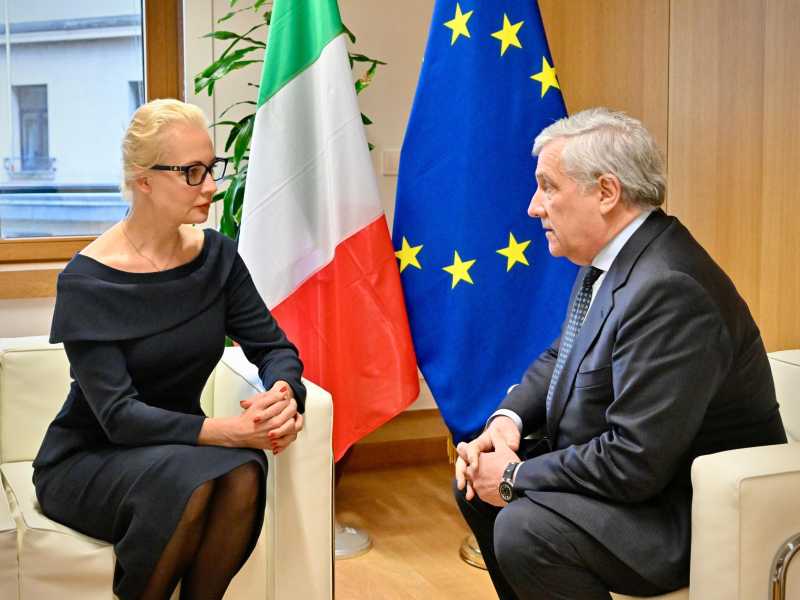  Antonio Tajani con Julia Navalnyna - foto Ansa