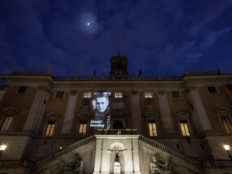Idea: fare di Roma la capitale dell’anti putinismo. Che aspettiamo?
