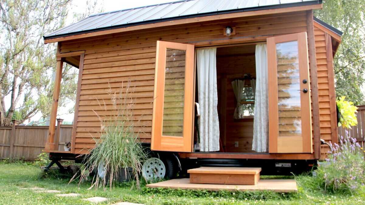 Immagine di Due cuori e una tiny house: dimentichiamoci delle ville, il futuro è piccolo