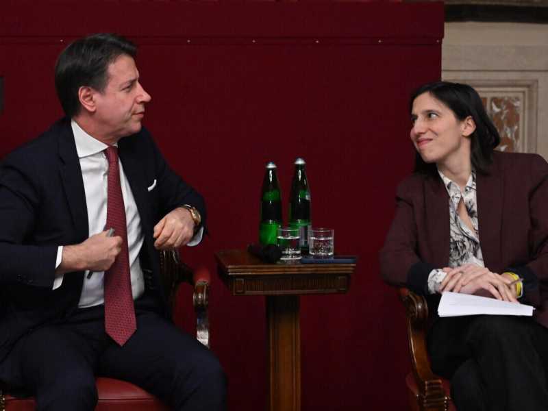 Giuseppe Conte ed Elly Schlein - foto Ansa