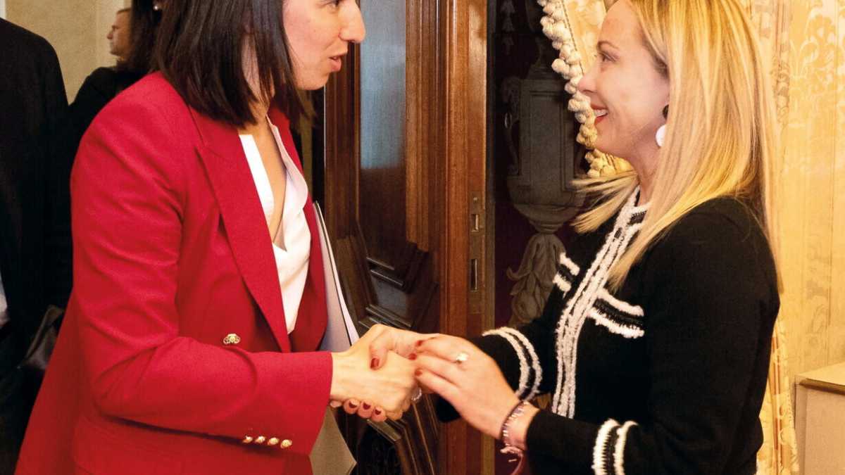 Immagine di Destra sinistra e Roma. Estratti da un libro di Antonello Caporale e Salvatore Merlo