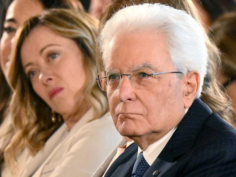 Manganelli e mimose: prove di disgelo al Colle per l'8 marzo fra Meloni e Mattarella