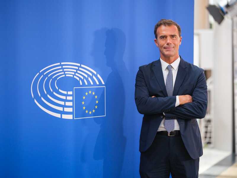 Renzi e Calenda? “Si fatica a capire quali siano gli ostacoli per una lista unica per l’Ue”. Parla Gozi (Renew)