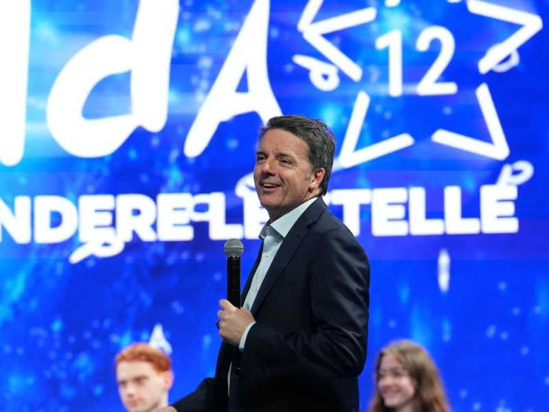 Renzi torna alla Leopolda: “Un abbraccio ai pm che pensavano fosse il luogo del malaffare”