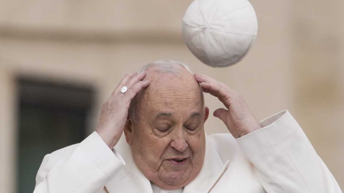 Immagine di Le bandiere bianche di Papa Francesco
