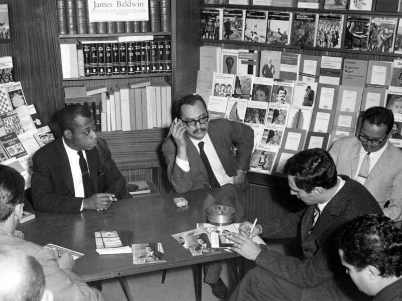 Giangiacomo Feltrinelli con James Baldwin (LaPresse)&nbsp;<br />