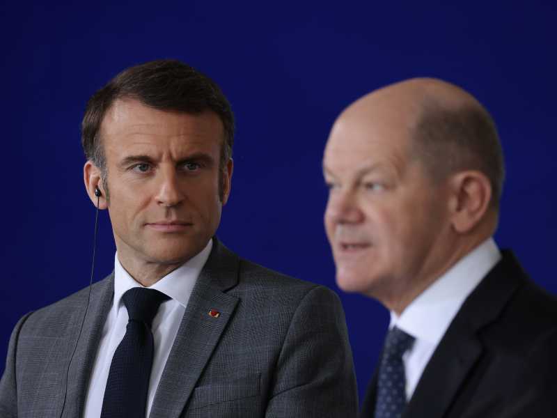 &nbsp;Emmanuel Macron e Olaf Scholz - foto via Getty Images