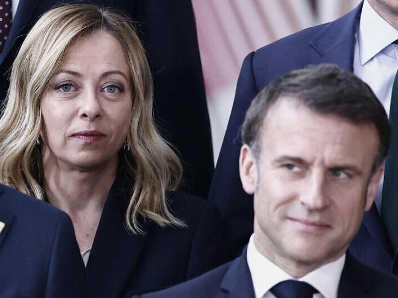 I baci Macron-Meloni portano a Draghi, dicono i vertici di FdI
