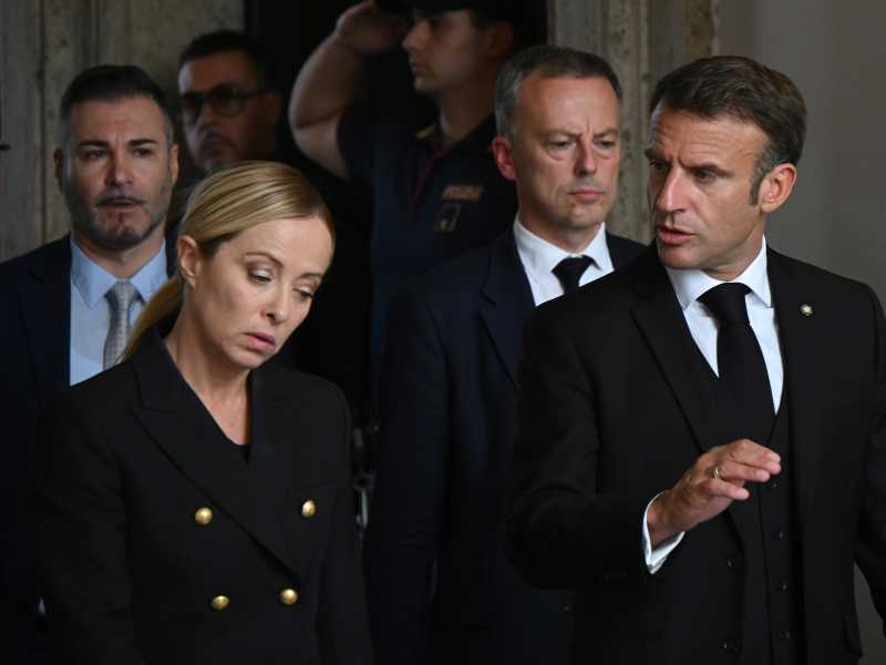 Lacrime sulla spesa. Le diverse reazioni di Francia e Italia all'extradeficit