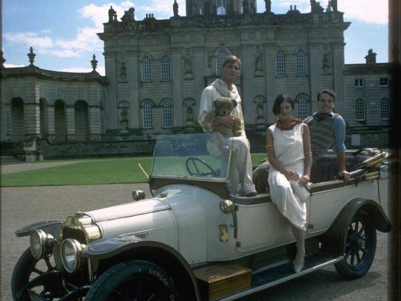 Anthony Andrews, Diana Quick e Jeremy Irons nella serie &ldquo;Brideshead Revisited&rdquo; andata in onda nel 1981 su Itv (GettyImages)&nbsp;<br />