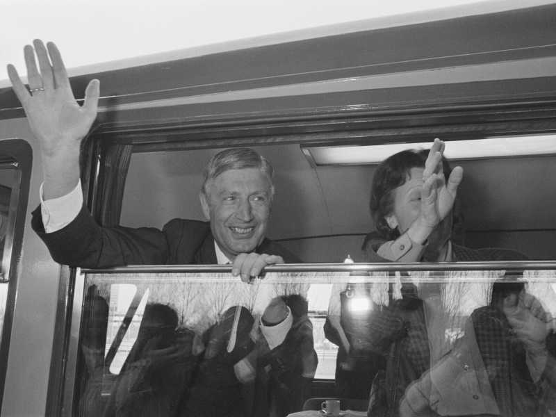  L'ex primo ministro olandese Dries van Agt e sua moglie Eugene - foto via Getty Images