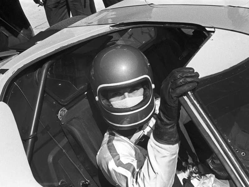 Il campione automobilistico Jacky Ickx al Gran Premio di Monaco, 18 maggio 1969 (foto di Bernard Cahier/Getty) <br />