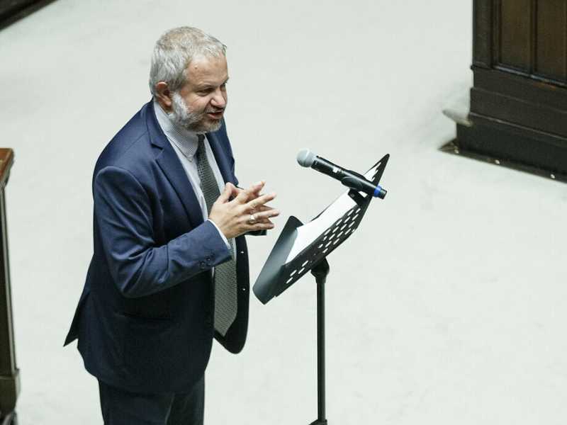 Parla Borghi (Lega): "L'Ucraina si accontenti del pareggio con Putin. Troppi ingrati con Salvini"
