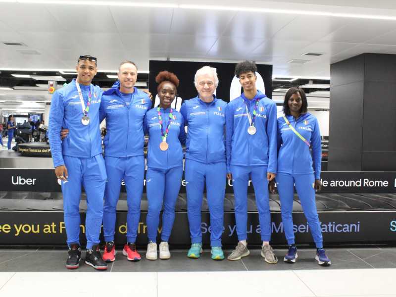 &nbsp;La squadra dell'Italia atletica dopo i mondiali di Glasgow a marzo - foto Ansa