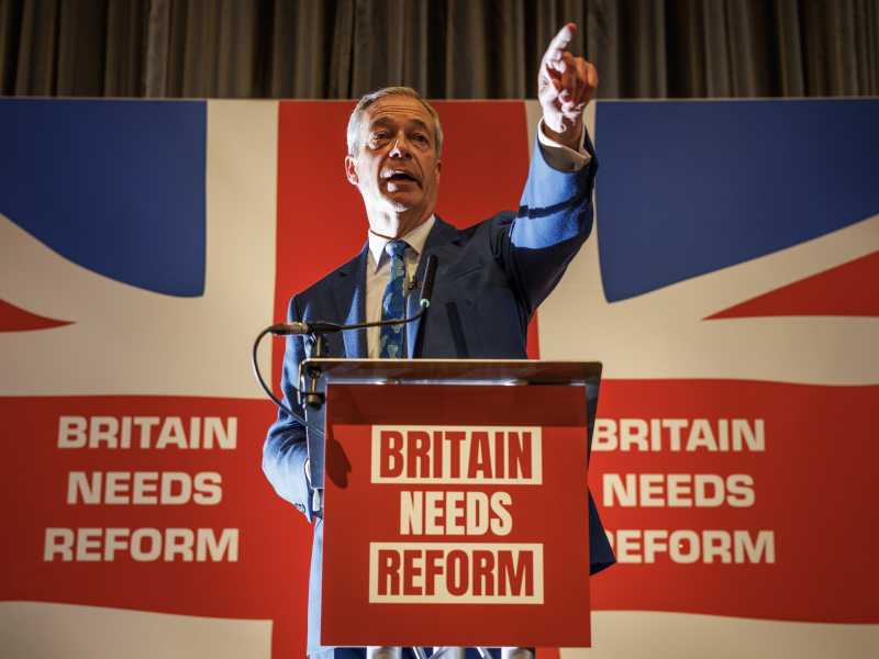 Nigel Farage annuncia che si presenter&agrave; alle prossime elezioni (Foto di Dan Kitwood/Getty Images)&nbsp;<br />