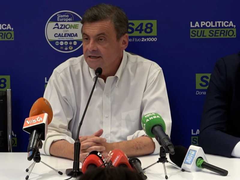 Calenda ipotizza le dimissioni in direzione, poi smentisce di volersi dimettere