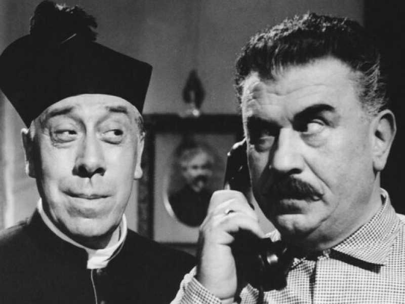 Fernandel e Gino Cervi sono Don Camillo e Peppone nel ciclo di film ispirati ai personaggi creati da Giovannino Guareschi&nbsp;<br />