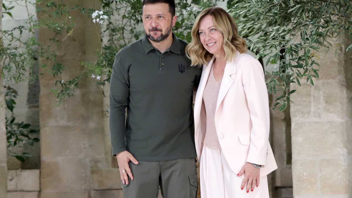 Immagine di Zelensky in Puglia ottiene un finanziamento da 50 miliardi e firma l’accordo con Biden