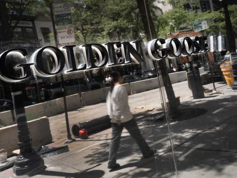 Negozio Golden Goose nel quartiere dello shopping Magnificent Mile a Chicago, Illinois (foto di Scott Olson/Getty Images)&nbsp;<br />