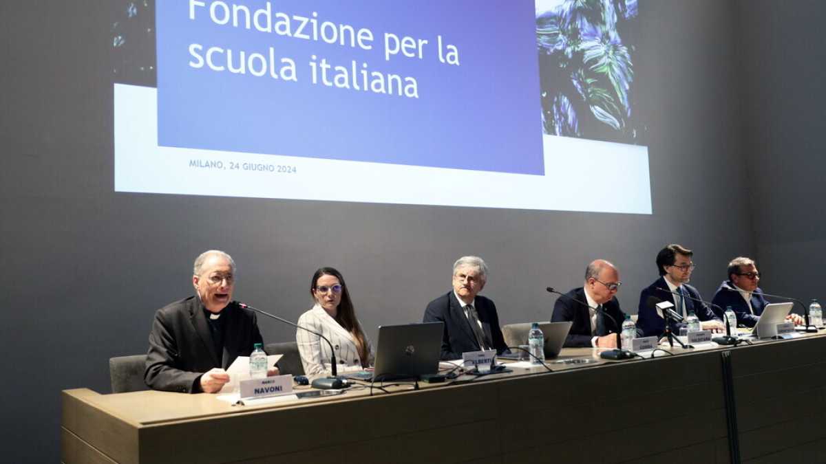 Immagine di Spingere la scuola