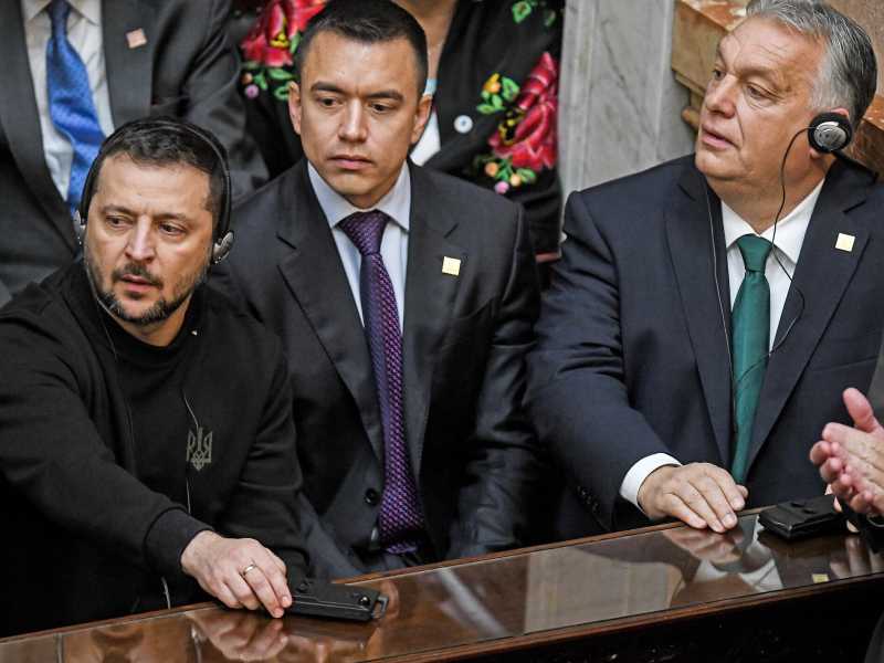 Zelenskyj e Viktor Orban alla cerimonia di inaugurazione di Mile (Foto di Fernando Gens/picture Alliance via Getty Images) <br />