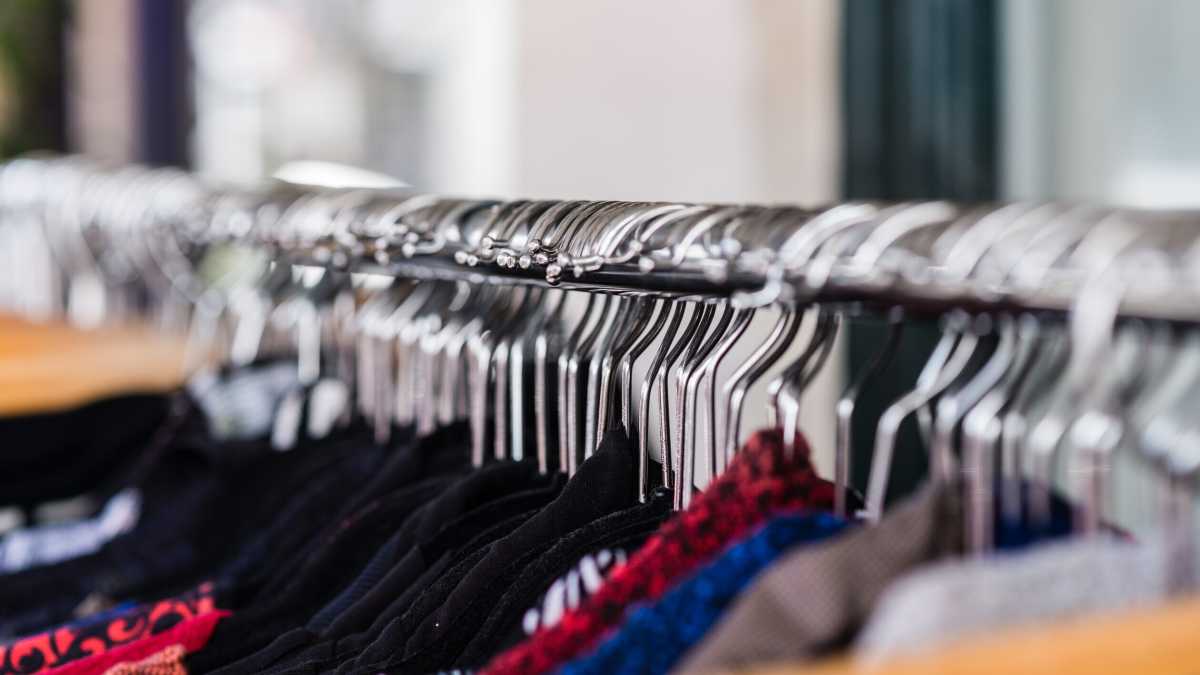 Immagine di Le battaglie politiche parallele a Bruxelles. Obiettivi: consumare meno, evitando il fast fashion