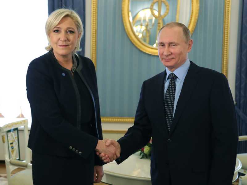 Il Cremlino sostiene ufficialmente Marine Le Pen