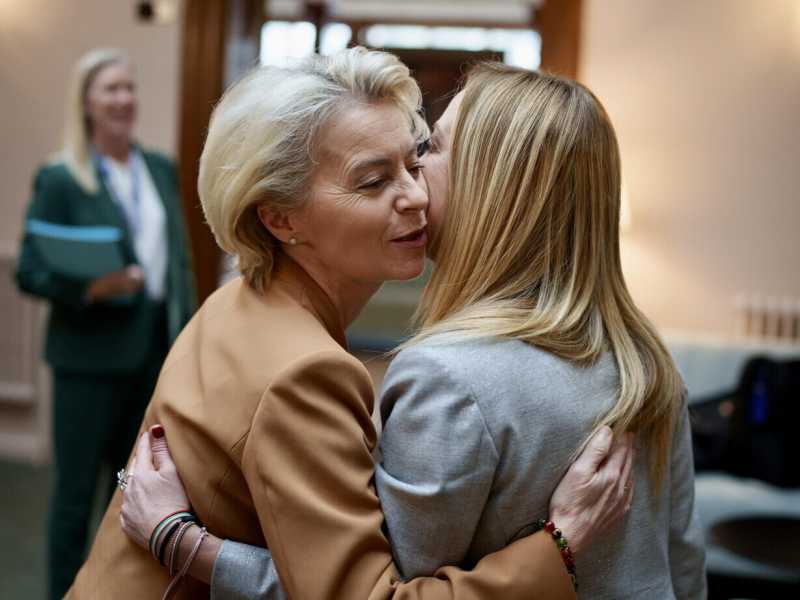 A Bruxelles prende forma la trattativa di Meloni col Ppe per il bis di Ursula