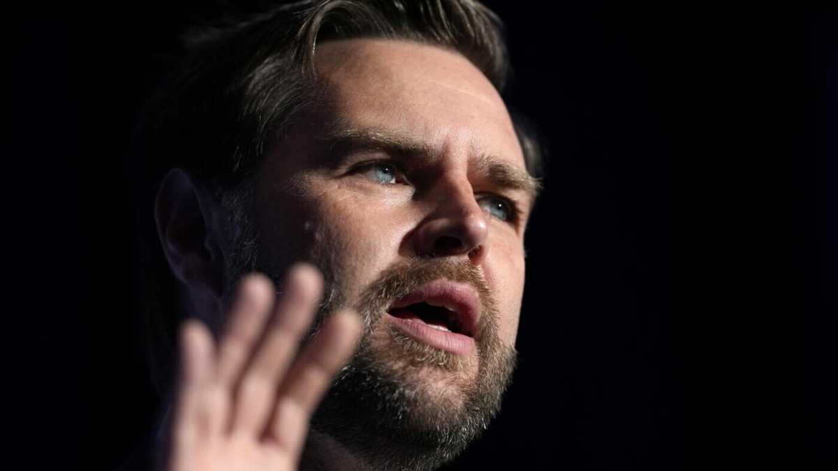 Immagine di L'arma finale di J.D. Vance per conquistare l'elettorato: la nonna clintoniana e dalle 19 pistole