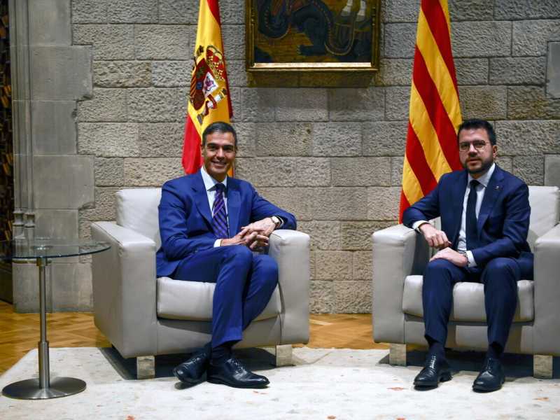 Pedro S&aacute;nchez&nbsp;e&nbsp; Pere Aragon&egrave;s (Ansa)