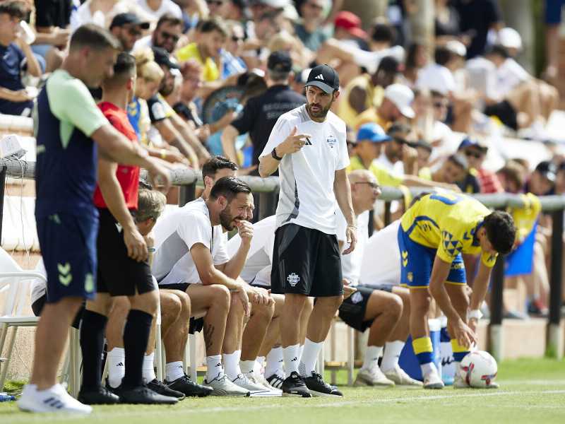 L'allenatore del Como Cesc F&agrave;bregas (foto Getty Images)