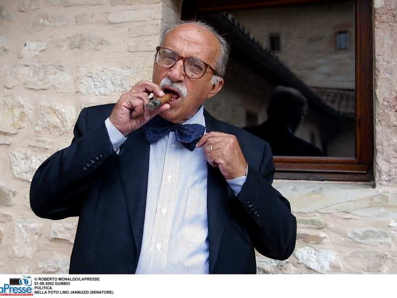 Lino Jannuzzi, un gatto col papillon