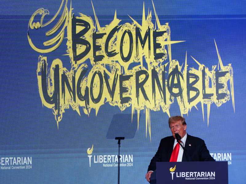 Donald Trump parla alla convention libertariana a maggio con alle spalle il motto &ldquo;diventa ingovernabile&rdquo; (foto Ansa)