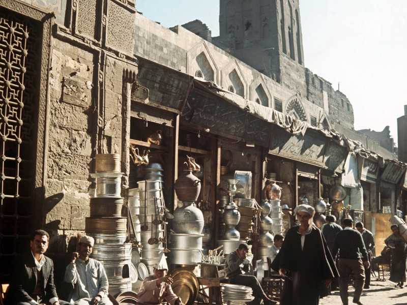 Bazar nella capitale egiziana presumibilmente ai primi del '900 (Foto Getty)