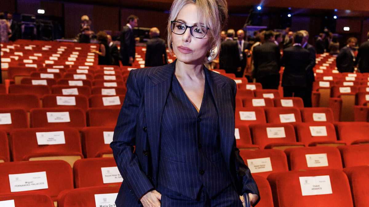 Immagine di La Cavaliera Marina Berlusconi contro il romanocentrismo di governo. Vuole l'Adelphi